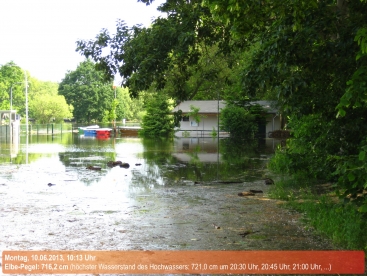 Montag 10.06.2013, 10:13 Uhr | Elbepegel: 716,2 cm (höchster Wasserstand des Hochwassers 2013: 721,0 cm um 20:30 Uhr)